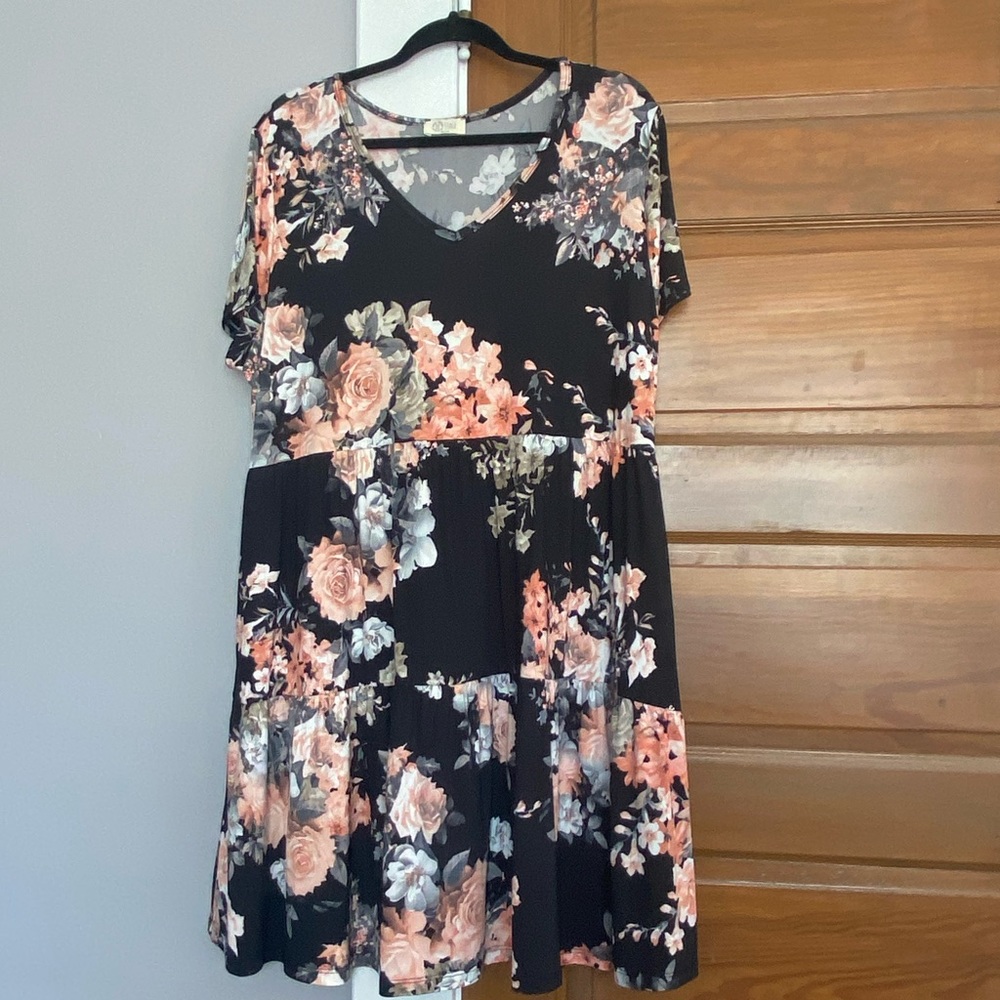 Tiered Floral Tunic Size 3x